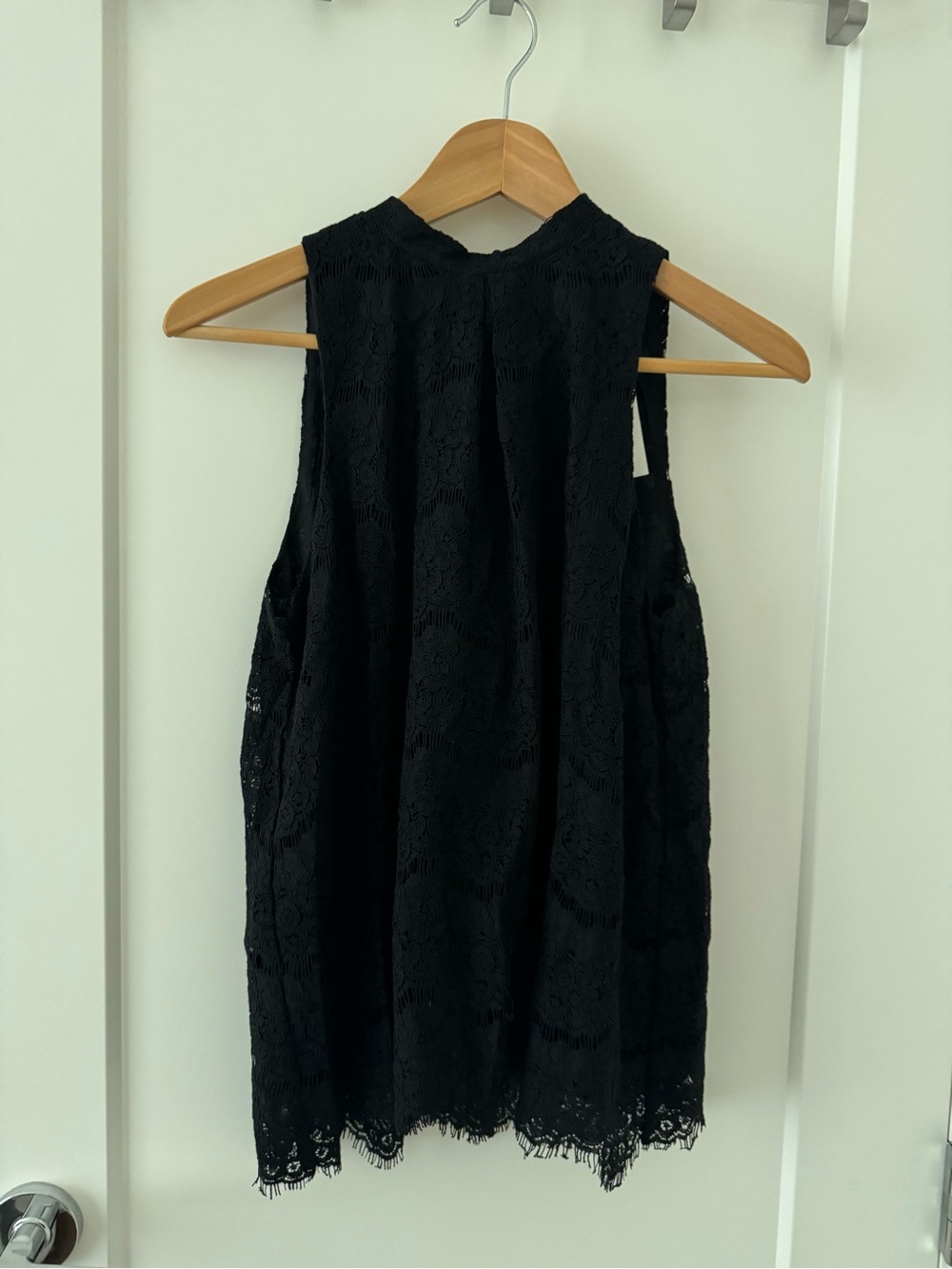 Black Lace Sleeveless Tank Top - Classic Women's Lace Layer